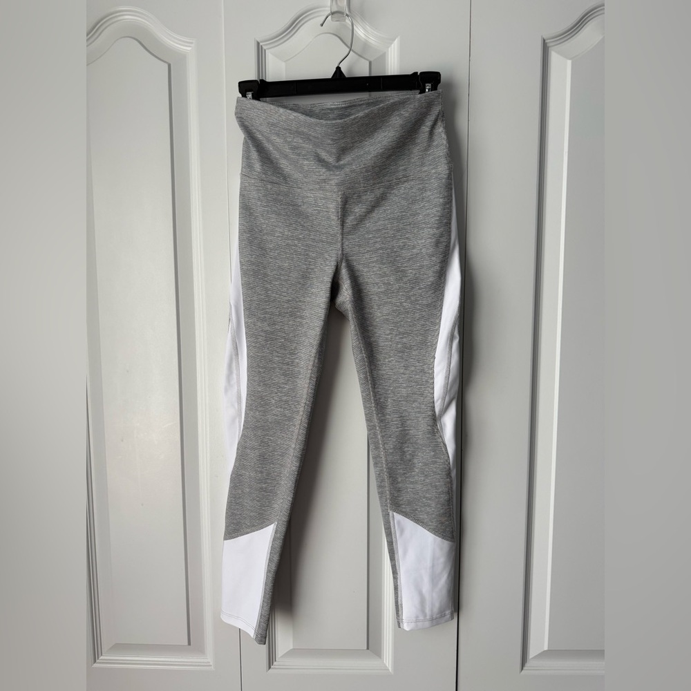 Xersion Gray and White Athletic Leggings
